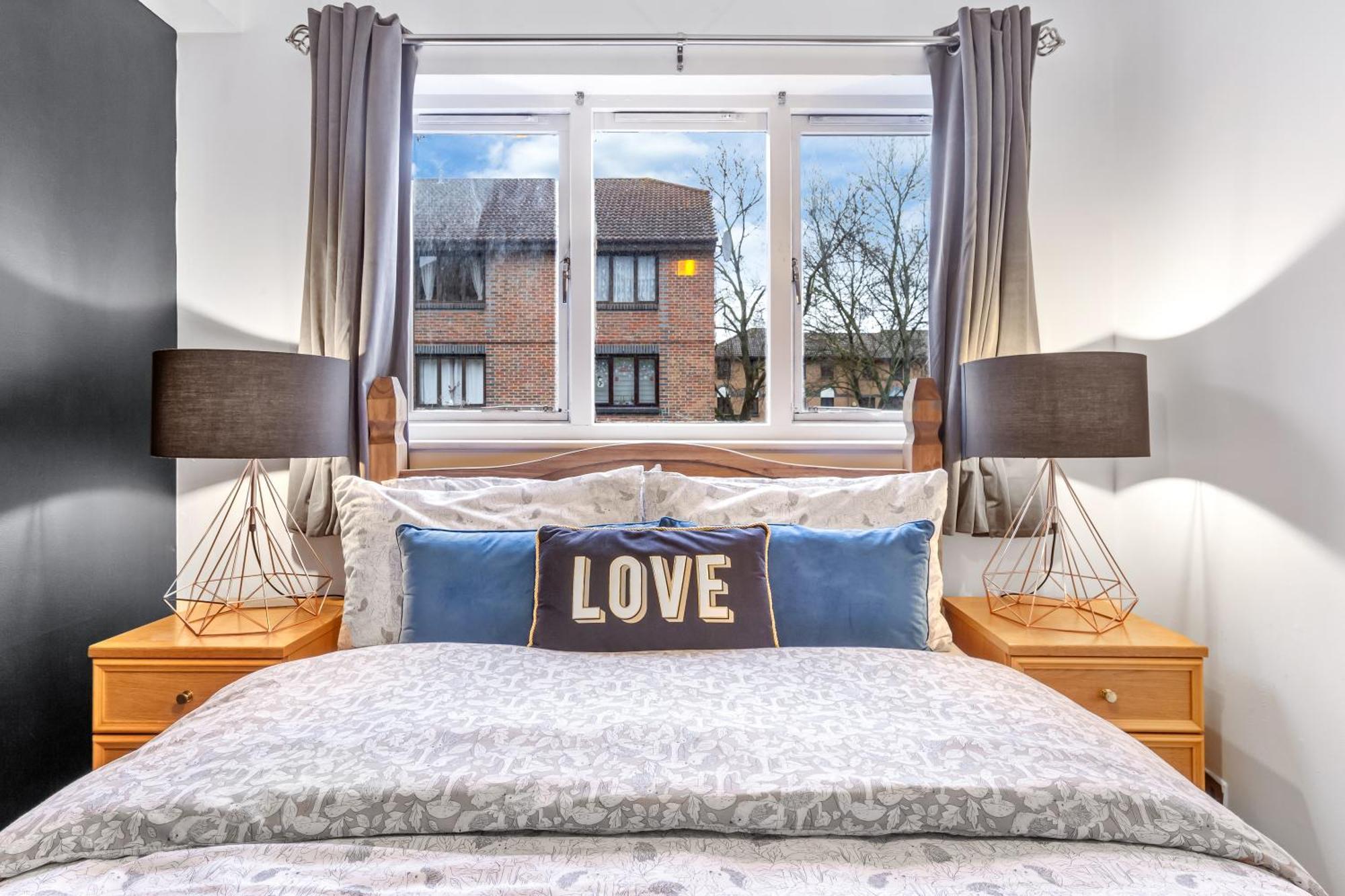 Quirky Canary 2Bed, Free Parking, Smart Tv & Games Лондон Экстерьер фото
